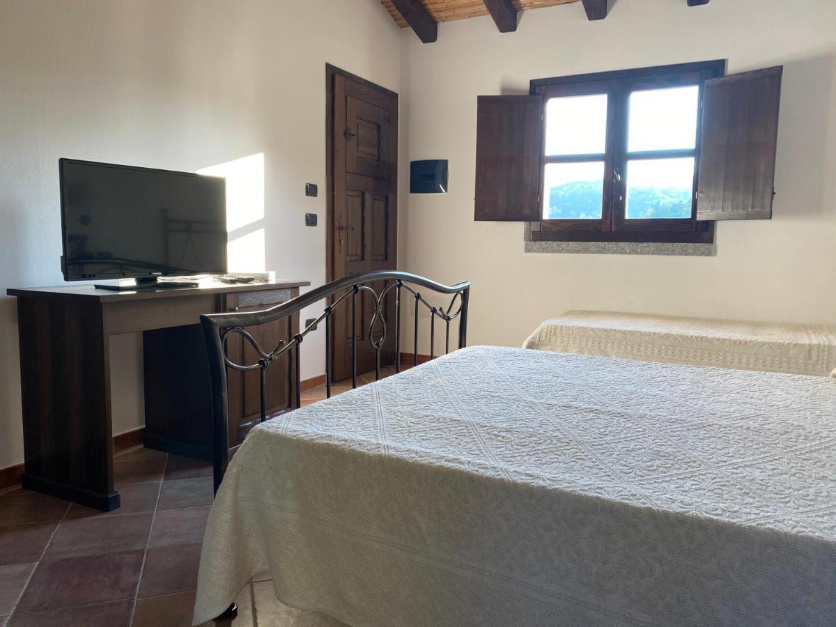 Li Paduleddi Country Guest House Olbia Dış mekan fotoğraf