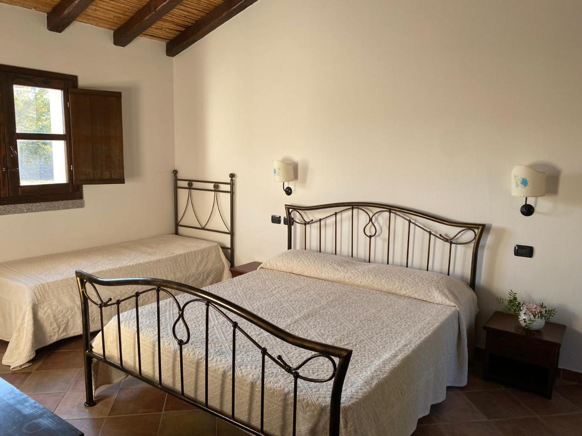 Li Paduleddi Country Guest House Olbia Dış mekan fotoğraf